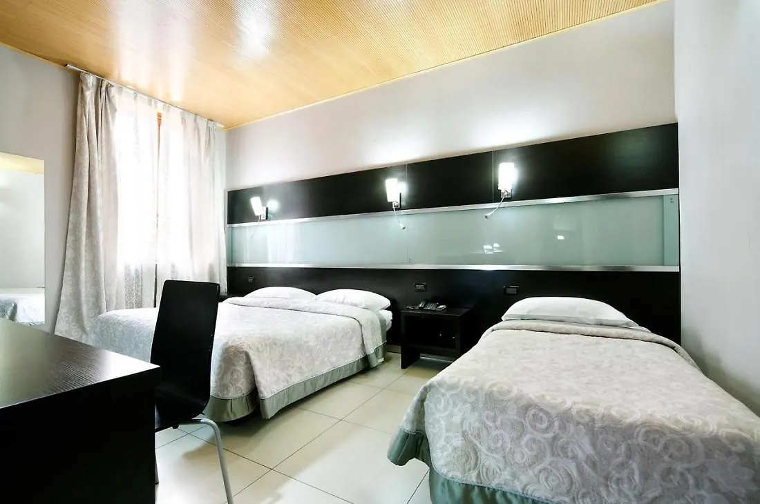 Hotel Bolzano Милан