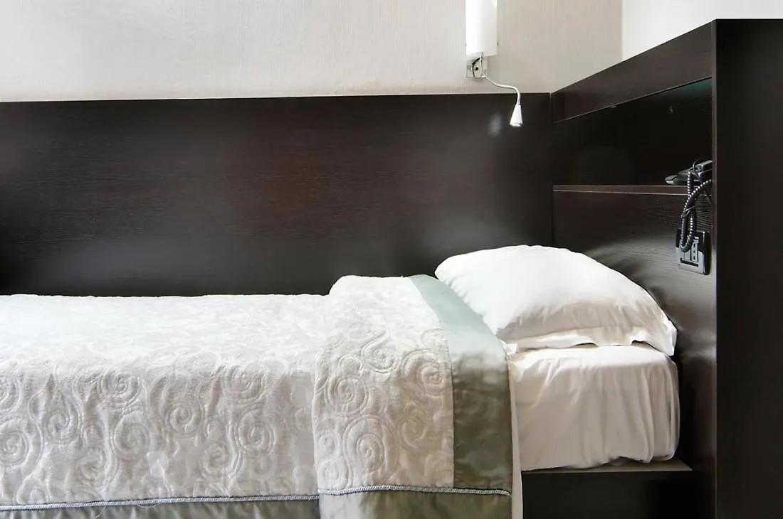 ***  Hotel Bolzano Милан Италия