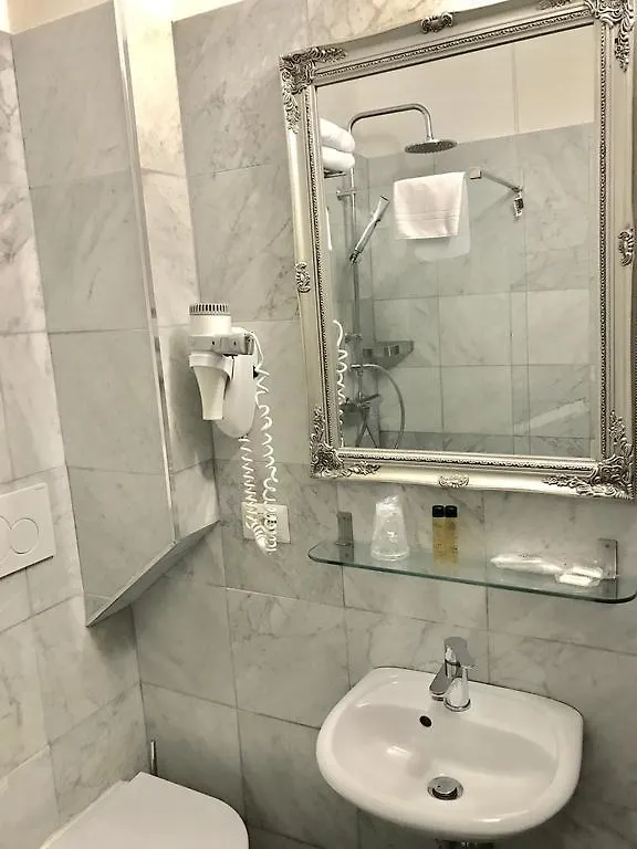 Hotel Bolzano Милан