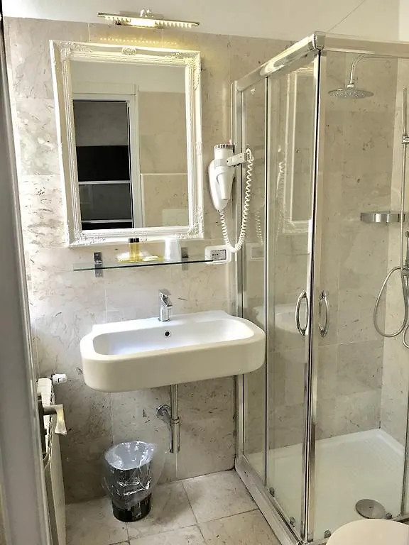 Hotel Bolzano Милан