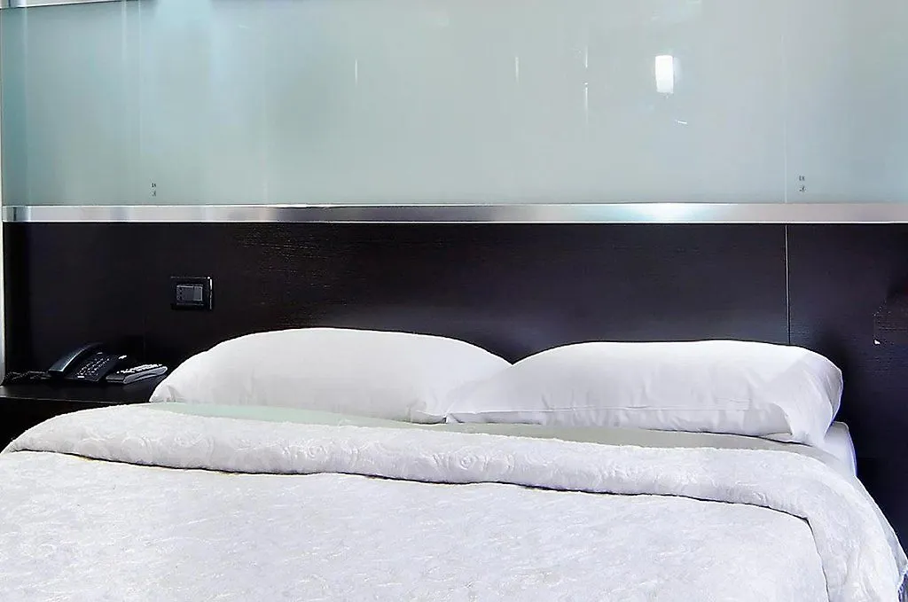 Hotel Bolzano Милан