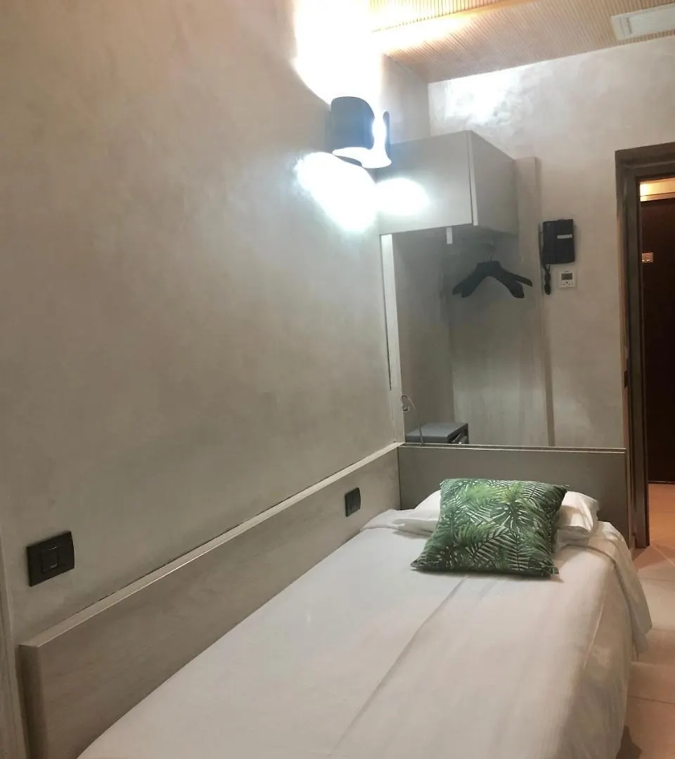 Hotel Bolzano Милан