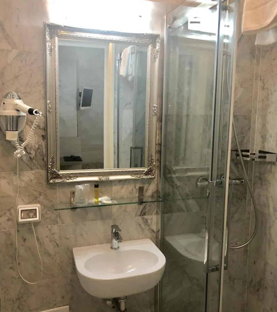 Hotel Bolzano Милан